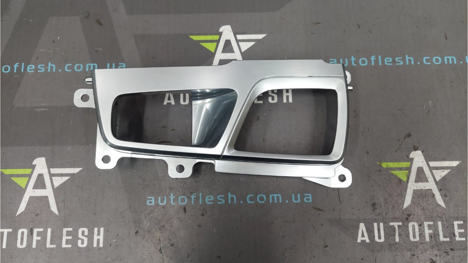 Накладка переключателя передач 51169321365 BMW 7 G11/ G12 БМВ 7 бу Накладка переключателя передач 51169321365 BMW 7 G11/ G12 БМВ 7 бу